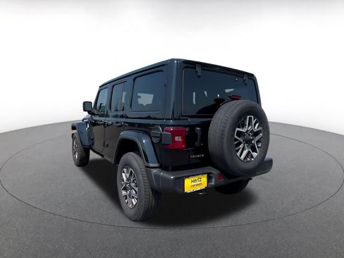 Used 2025 Jeep Wrangler Unlimited Sahara AWD/4WD image 11
