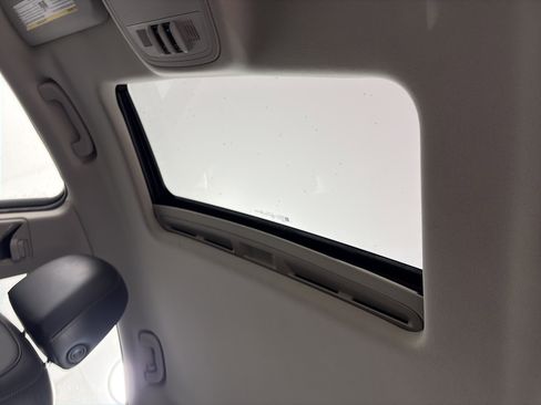 Used 2012 Buick Regal Premium image 17