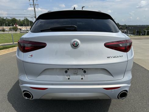 Used 2023 Alfa Romeo Stelvio Ti Lusso w/ Quick Order Package 22X Lusso AWD/4WD image 8