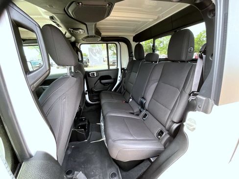 Used 2023 Jeep Gladiator Sport AWD/4WD image 20
