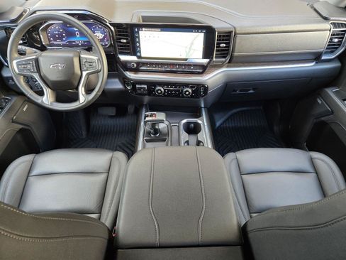 Used 2025 Chevrolet Silverado 1500 LT Trail Boss w/ LT Trail Boss Premium Package AWD/4WD image 16