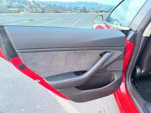 Used 2018 Tesla Model 3 Long Range image 12