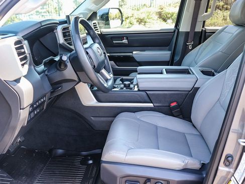 Used 2024 Toyota Tundra Limited AWD/4WD image 22