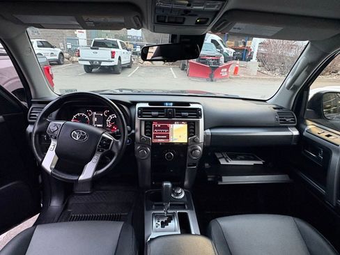 Certified 2024 Toyota 4Runner SR5 Premium image 4