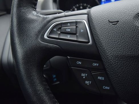 Used 2016 Ford Focus SE w/ SE Sport Package image 28