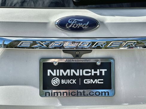 Used 2016 Ford Explorer XLT w/ Equipment Group 202A image 30