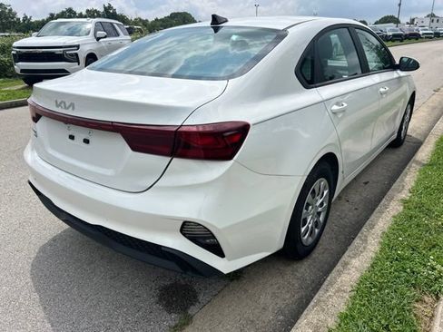 Used 2024 Kia Forte LX FWD image 3