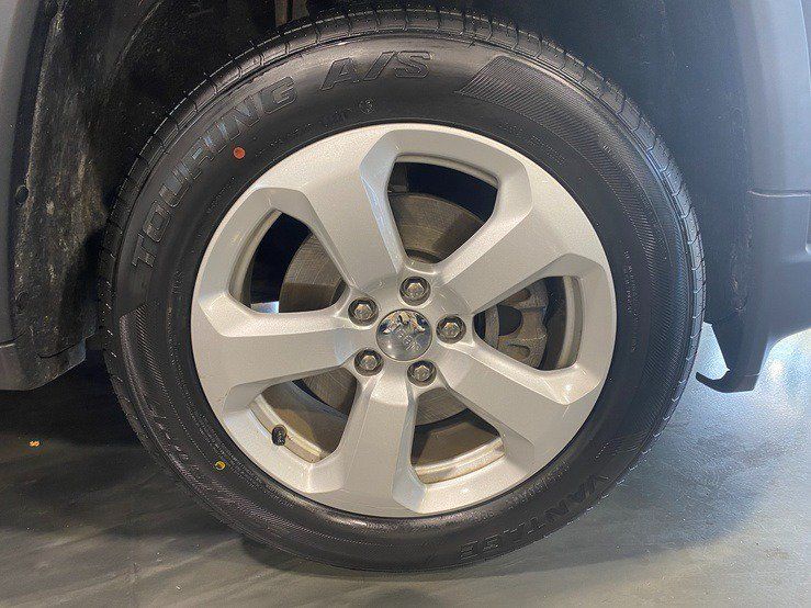 Used 2019 Jeep Compass Latitude w/ Popular Equipment Group AWD/4WD image 9