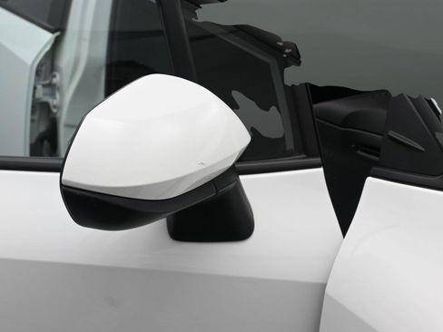 Used 2021 Toyota Corolla LE FWD image 16