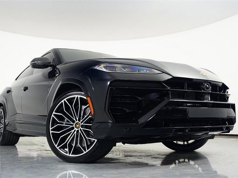 Used 2025 Lamborghini Urus SE image 4