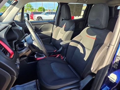 Used 2020 Jeep Renegade Trailhawk w/ Cold Weather Group AWD/4WD image 17