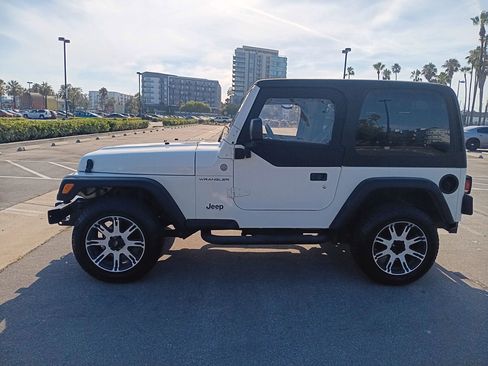 Used 2004 Jeep Wrangler 4WD image 4
