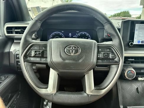 Used 2026 Toyota Tacoma TRD Off-Road AWD/4WD image 14