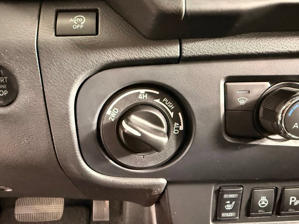 Used 2026 Nissan Frontier PRO-4X AWD/4WD image 25
