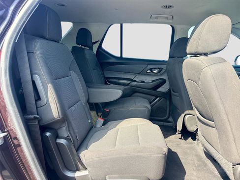 Used 2020 Chevrolet Traverse LT image 29