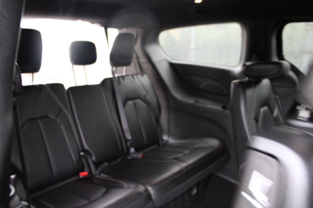 Used 2025 Chrysler Pacifica Select FWD image 27