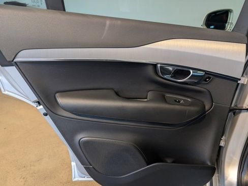 Used 2022 Volvo XC90 T5 Momentum image 24