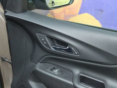 Used 2018 Chevrolet Equinox Premier FWD image 11