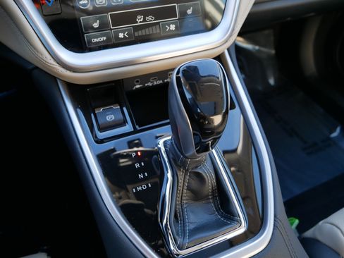 Used 2024 Subaru Outback Limited image 24