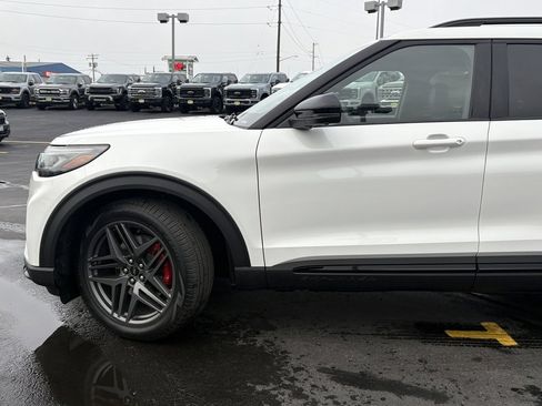 New 2026 Ford Explorer ST w/ Sun And Sound Package image 12