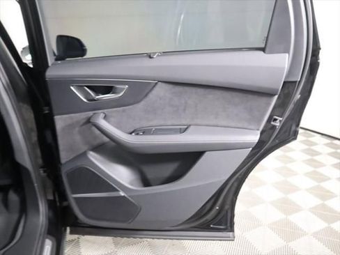 New 2025 Audi SQ7 Prestige image 29