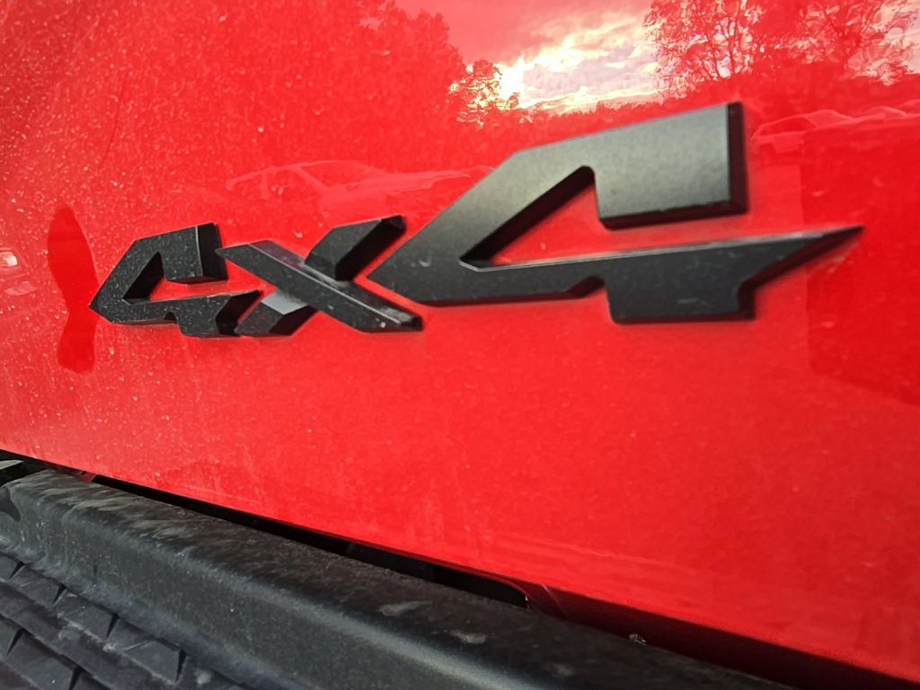 Used 2024 RAM 2500 Big Horn w/ Night Edition AWD/4WD image 18