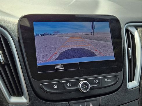 Used 2024 Chevrolet Malibu LT FWD image 25