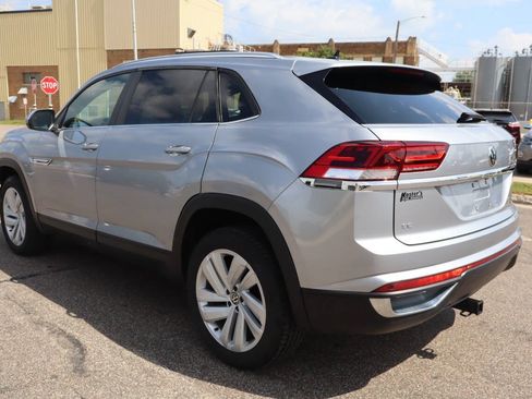 Used 2023 Volkswagen Atlas Cross Sport SE AWD/4WD image 4