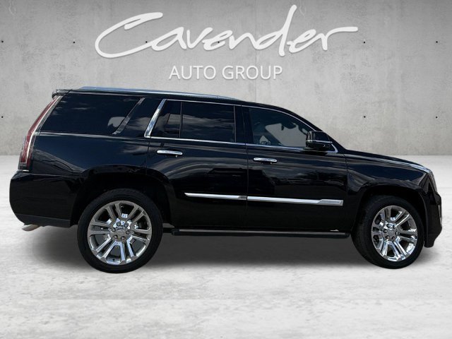 Used 2018 Cadillac Escalade Platinum AWD/4WD image 17