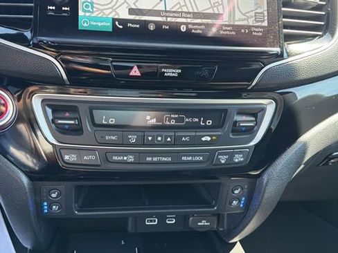 Used 2025 Honda Ridgeline Black Edition image 23