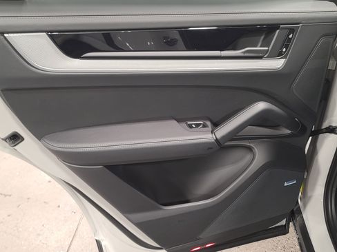 New 2026 Porsche Cayenne image 26