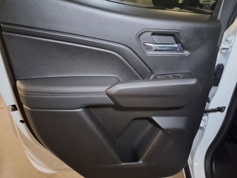 New 2025 GMC Canyon Elevation w/ Technology Package image 8