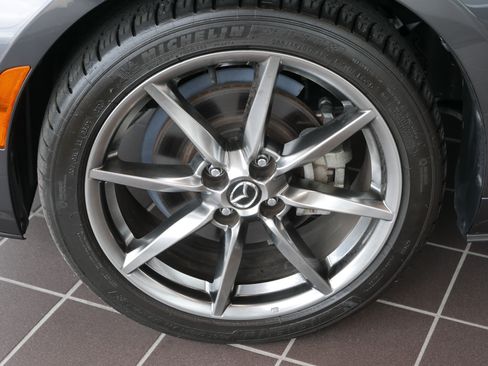 Used 2022 MAZDA MX-5 Miata Grand Touring w/ Weather Package RWD image 15