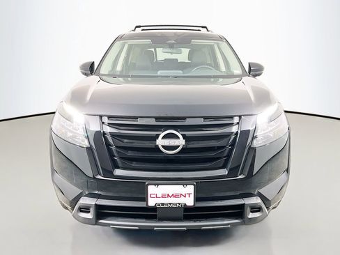 Used 2024 Nissan Pathfinder SV w/ Black Appearance Package image 3