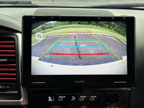 Used 2018 Toyota Sequoia Platinum AWD/4WD image 30