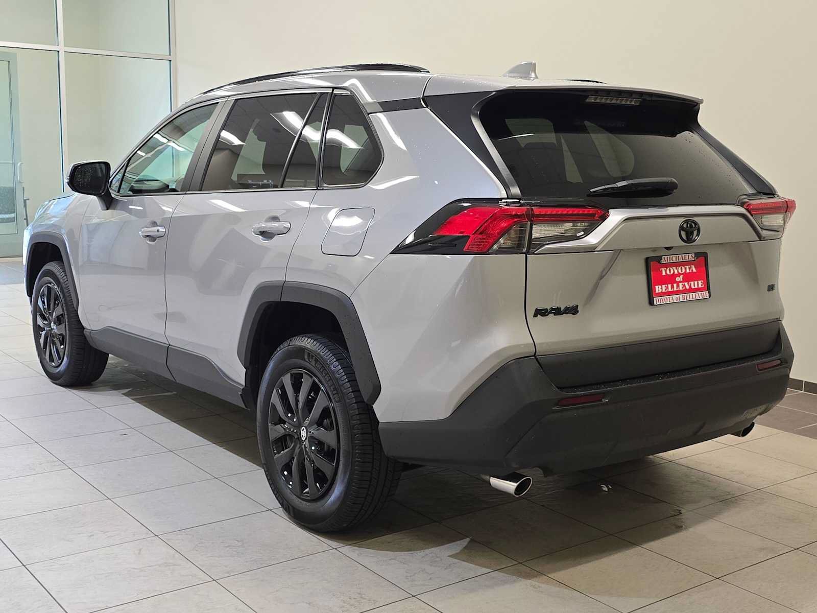 Used 2020 Toyota RAV4 LE w/ All Weather Liner Package FWD image 4