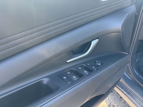 New 2026 Hyundai Elantra Limited FWD image 17