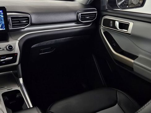 Used 2023 Ford Explorer XLT w/ Equipment Group 202A image 11