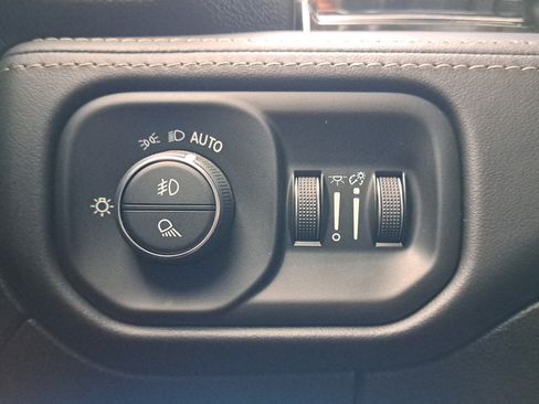 Used 2022 RAM 1500 Limited AWD/4WD image 23