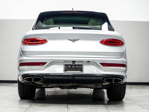 Used 2021 Bentley Bentayga AWD/4WD image 12