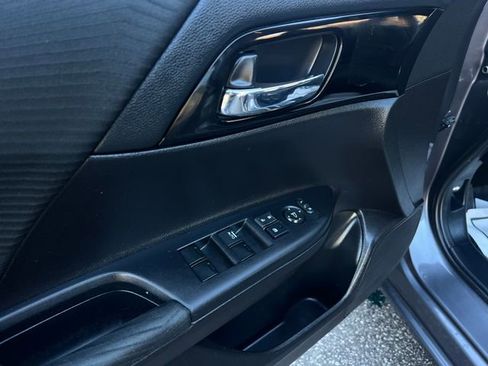 Used 2016 Honda Accord LX image 10