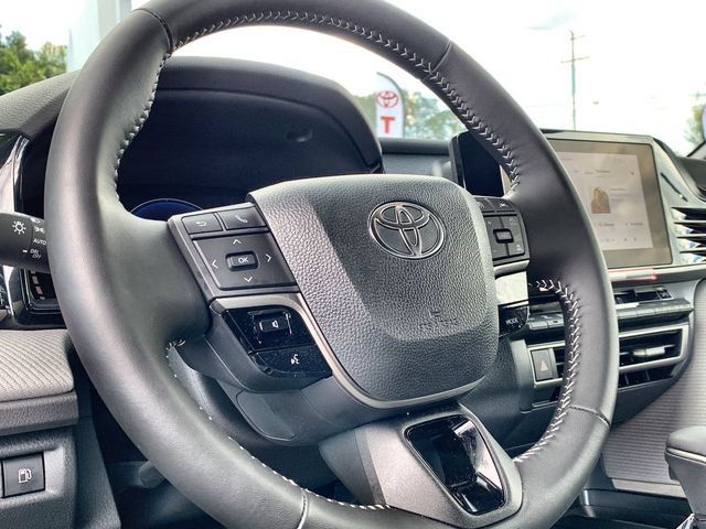 Used 2026 Toyota Camry SE w/ Convenience Package FWD image 19