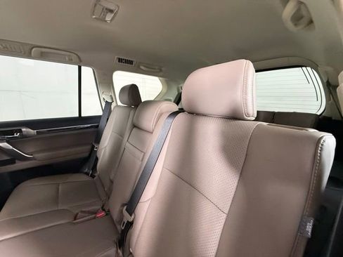Used 2022 Lexus GX 460 Luxury w/ Accessory Package AWD/4WD image 28