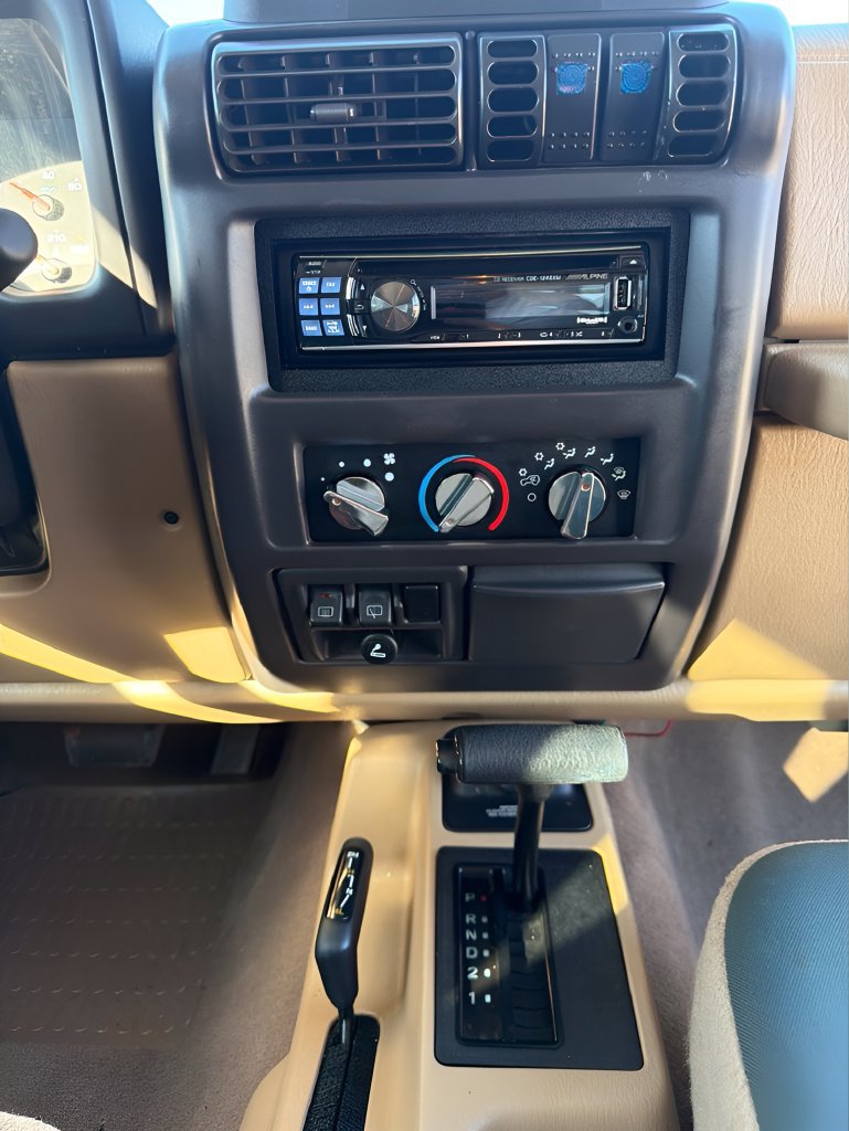 Used 2001 Jeep Wrangler Sahara AWD/4WD image 20