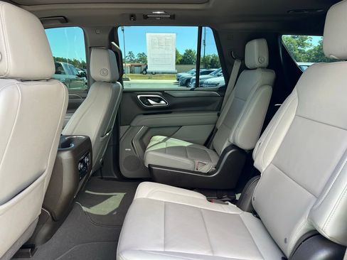 Used 2023 Chevrolet Tahoe Z71 w/ Luxury Package AWD/4WD image 12