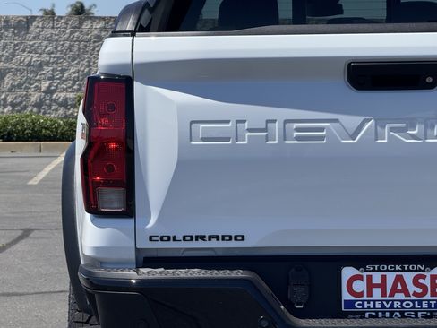 New 2026 Chevrolet Colorado Trail Boss w/ Midnight Edition AWD/4WD image 7