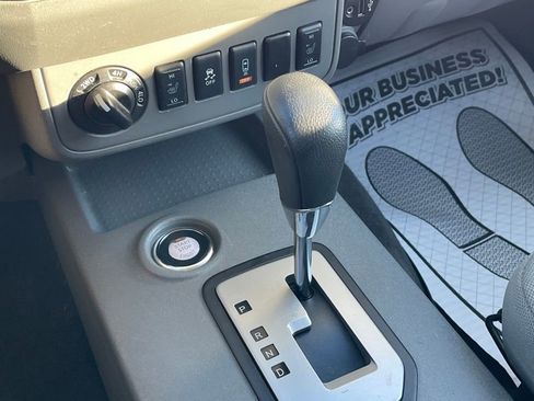 Used 2020 Nissan Frontier SV w/ Midnight Edition Floor Mats image 16