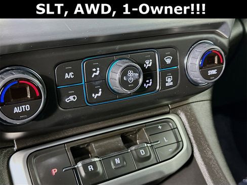 Used 2023 GMC Acadia SLT image 17