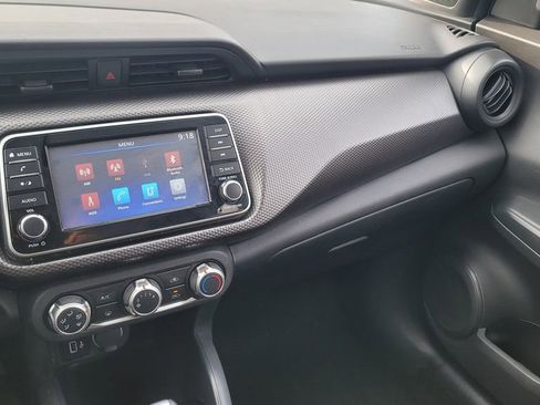 Used 2020 Nissan Kicks S image 21