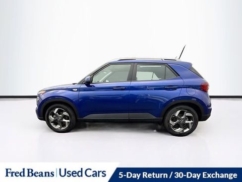 Used 2025 Hyundai Venue SEL image 4